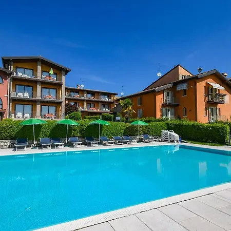 Lejlighedshotel Corte Ferrari -ciao Vacanze- *