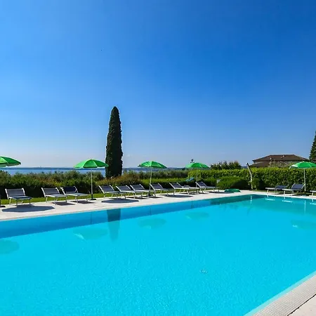 Lejlighedshotel Corte Ferrari -ciao Vacanze- *